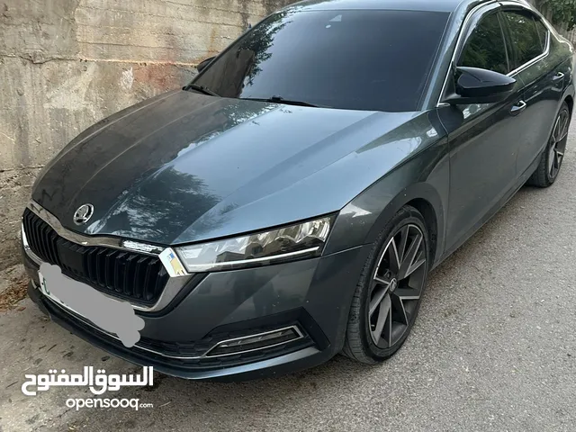 سكودا. فلللللل بدون. فتحه. بصمه ليد. جلد هوك. أناره. داخليه. بسعرررر. حرق حرق.