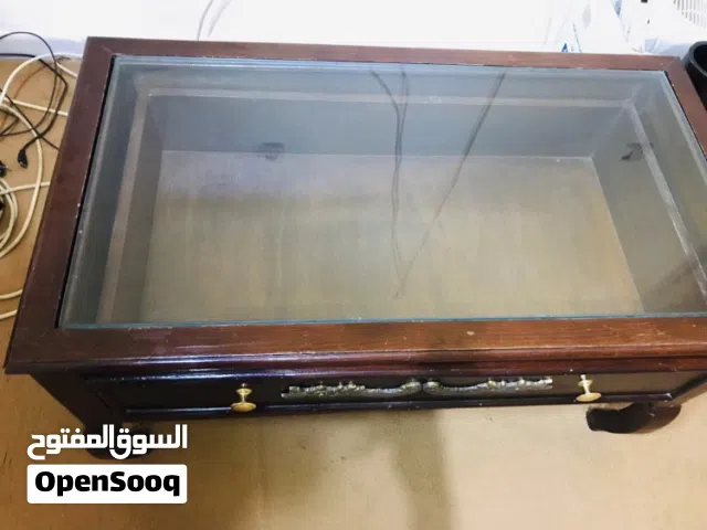 طاولة للبيع