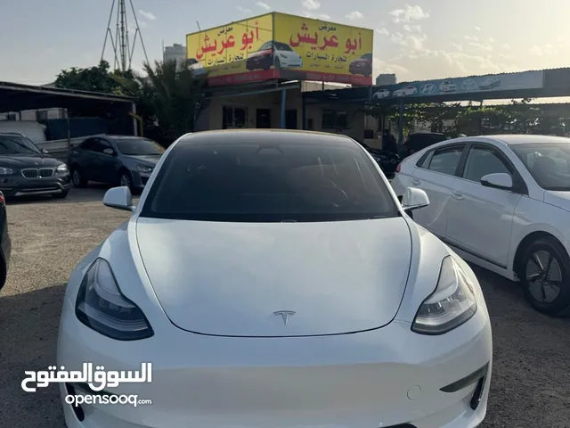 تيسلا موديل 3 2020 حرة بحالة ممتازة للبيع