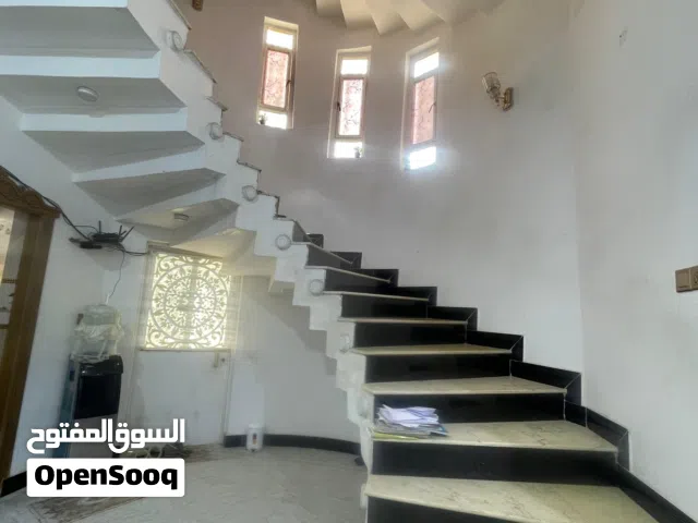200 m2 4 Bedrooms Townhouse for Sale in Basra Tannumah