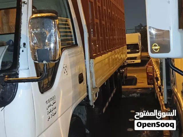 للبيع هاف لوري ايسوزو 1996 بحاله ممتازه شرط الفحص والمعاينة مكينه وقير وانوار ارتفاع الشبك 2 متر كله