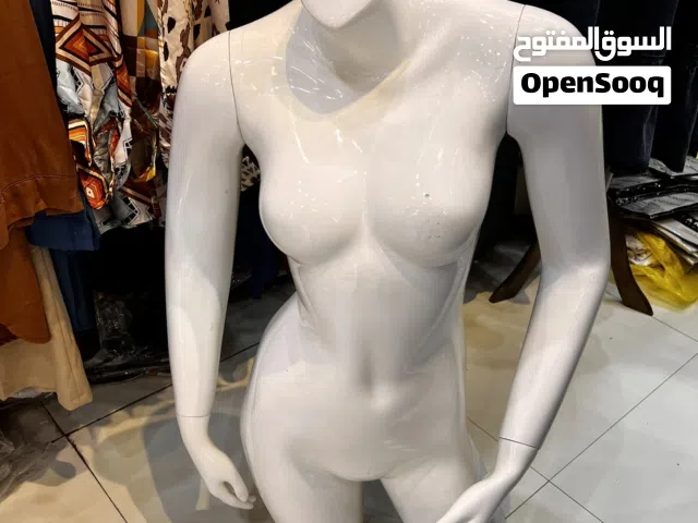 مليكان نسائي استعمال قليل ،، نضافه 90% العدد  5،،، الاستفسار على الواتساب