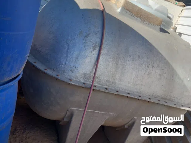 برميل ماءا طنين ونص فايبر جلاس بيكسر يحتاج تصليح للبيع عنوان بصره ابو الخصيب