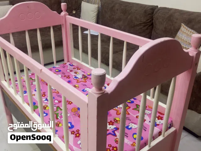سرير اطفال للبيع