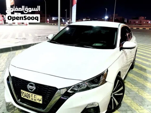 2020 نيسان التيما SR