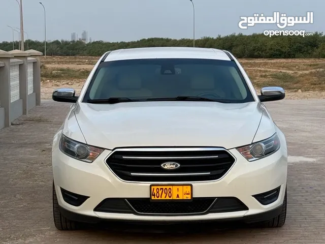 Ford Taurus 2017 in Muscat