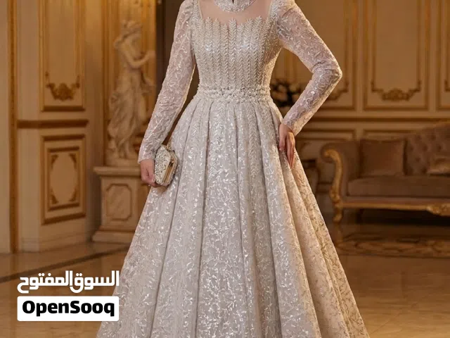 فستان سهرة مميز وفخم وراقي للبيع