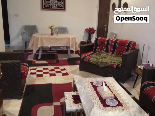 شقة ارضي معلق معوترس مدخلين مدخل خاص على الترس ومدخل على العمارة
