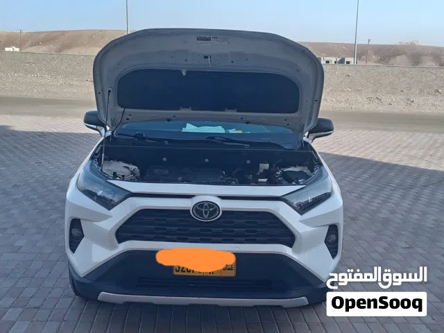 2021 تويوتا راف فور LE