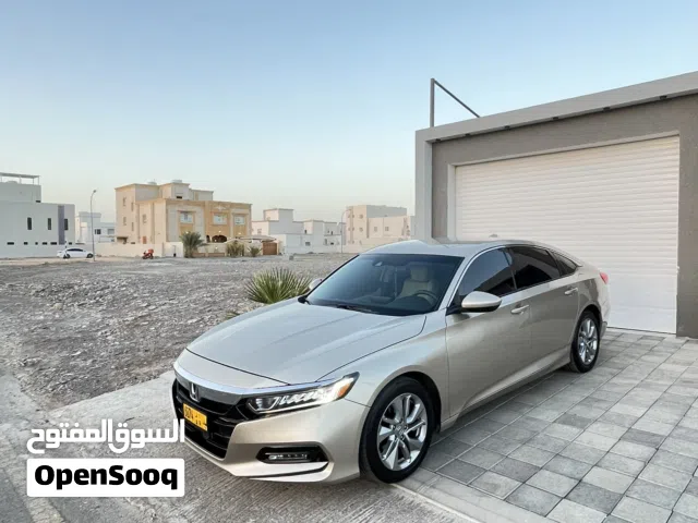 2018 هوندا اكورد LX