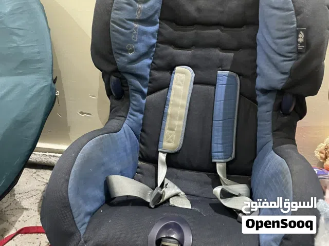 كرسي سيارة في حالة جيدة