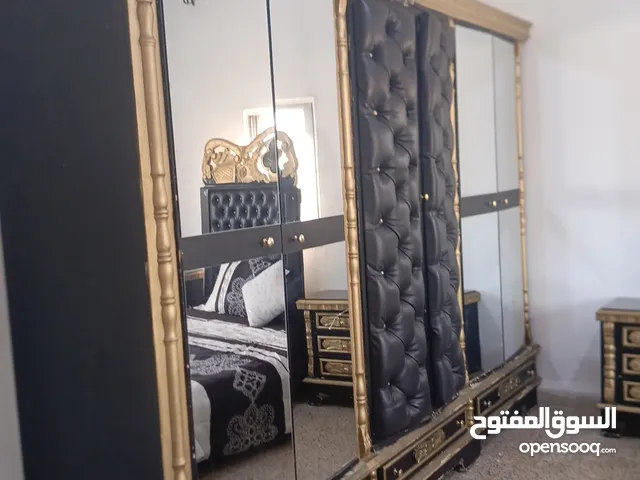 غرفة نوم خشب ثقيل