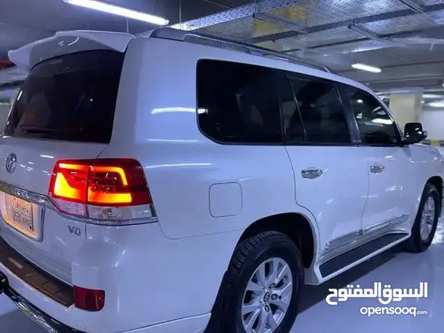 New Land Rover HSE V8 in Jeddah