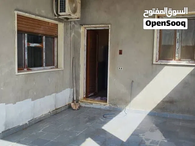 منزل 3 طوابق. موقع عين زاره جدادعه. قرب من ملعب فرجاني
