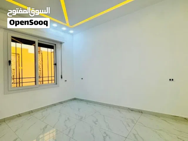 مبنى اداري للإيجار في سوق الجمعة قرب طريق الشط