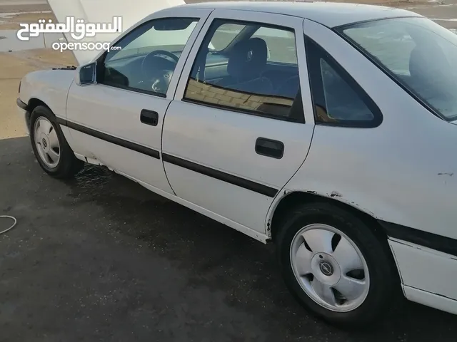 السياره للبيع او البدل ع كيا 1 اوبل فكترا ماتور 2000 موديل 89 محدثه 95 بالكامل اتوماتيك