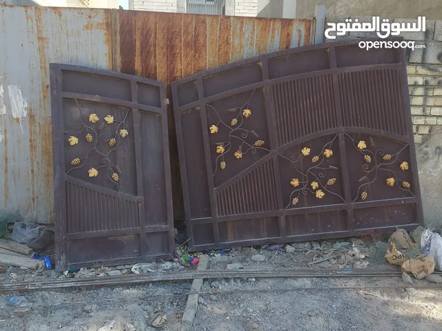 باب سلايد حديد طلاقتين بحاله جيده جدا
