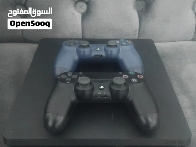 بلاستيشن 4 نظيف مع الحقيبه الخاصه به تبارك الرحمن