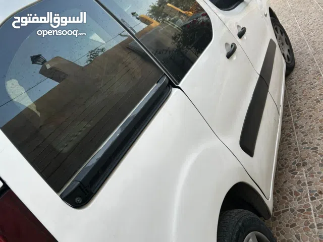 بيجو بارتنر 2011