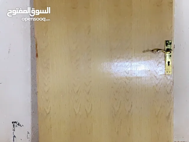 باب خشب نظيف للبيع الموقع الرياض