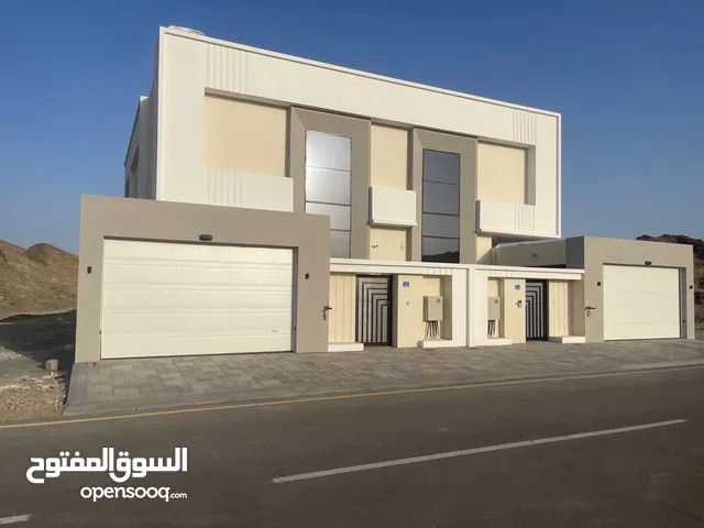 360m2 More than 6 bedrooms Villa for Sale in Muscat Amerat