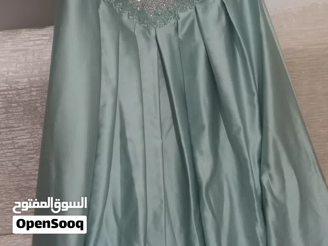 فستان سهرة مستعمل للبيع