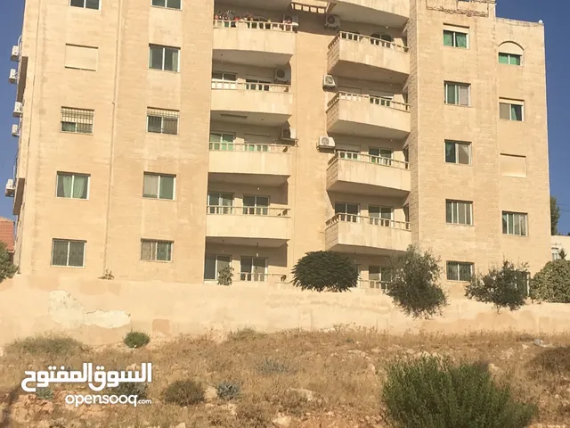 شقه 140م اطلاله خلابه وهاديه  هواء نقي وهدوء  جبال الحمر الفحيص  مثلث ام النعاج