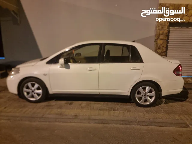 للبيع نيسان تيدا 1.8