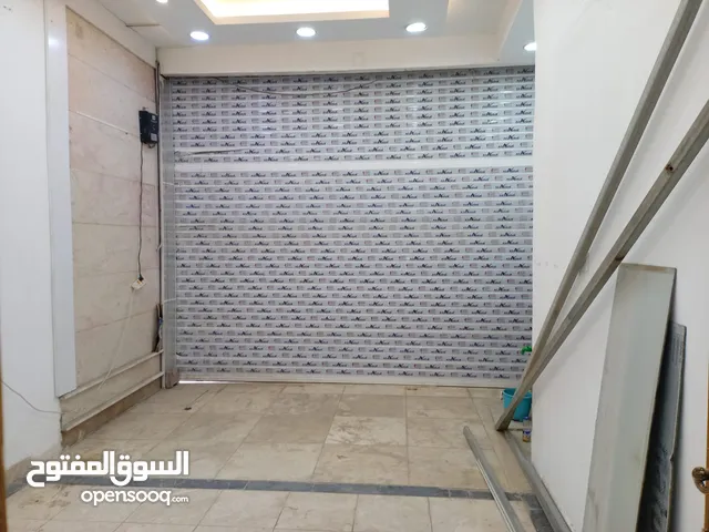 محل تجاري موقع ممتاز مساحته 25 متر للإيجار في الجزائر