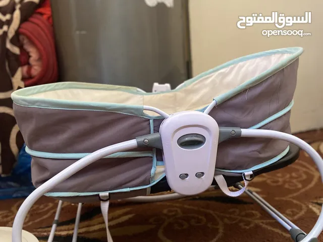 سرير بيبي للبيع مستعمل للبيع بحال السفر بس 8 دنانير