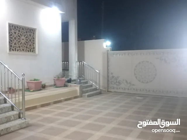 150 m2 3 Bedrooms Townhouse for Sale in Tripoli Al-Sabaa
