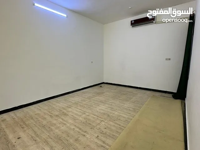 120 m2 2 Bedrooms Apartments for Rent in Basra Manawi Lajim