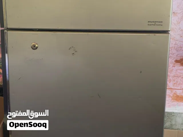 هذه الثلاجة كبيرة الحجم.لدي ثلاجة وأريد بيعها، هذه الثلاجة من شركة هيتاشي.وموقعي هو بهلاء.