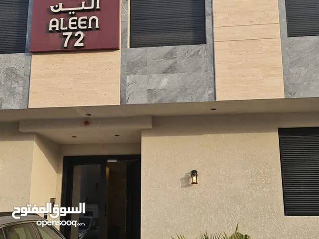 250 m2 3 Bedrooms Apartments for Rent in Al Riyadh Al Taawun