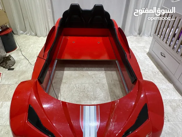 للبيع – سرير أطفال بشكل سيارة