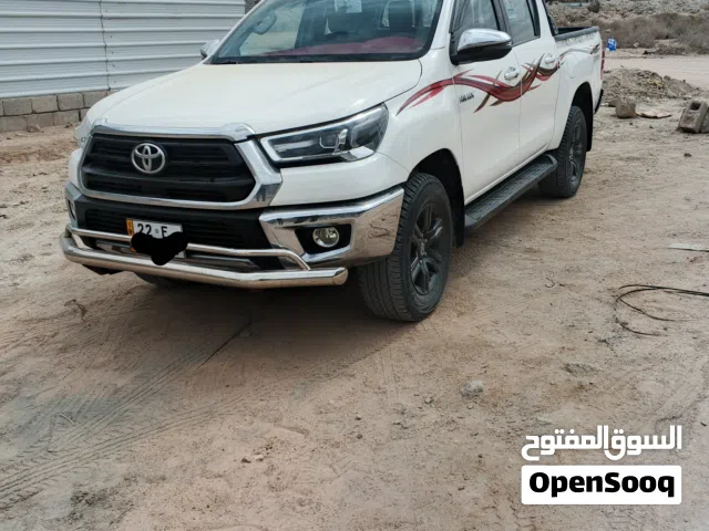 سلام عليكم بيكم هايلوكس 4×4 سعودي اصل بانزين كير اوتماتيك الساره نضيفه ممشه قليل سياره مالت جناي
