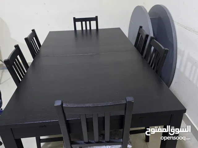 طاوله طعام نظيفه جدا 6 كراسي ويمكن فتحها الي 8 مقاعد من ايكيا