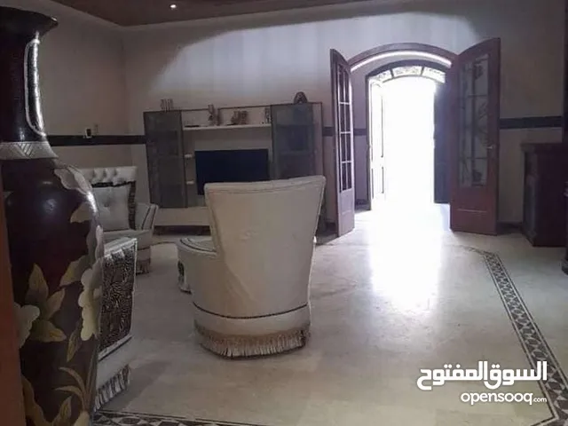 180 m2 3 Bedrooms Townhouse for Rent in Tripoli Qerqarish