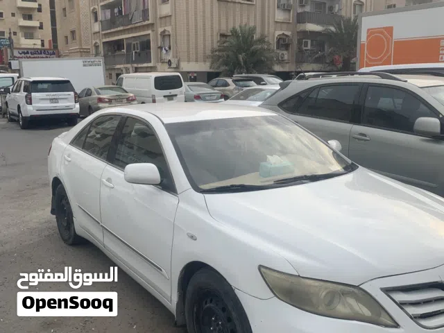 تويوتا كامري 2010حالتها جيده كل شي شغال مطلوب 800دينار رقم الهاتف