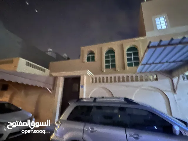 350 m2 4 Bedrooms Townhouse for Rent in Central Governorate A`ali
