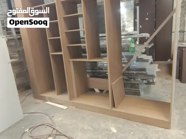 خذائن وسراير وديكورات