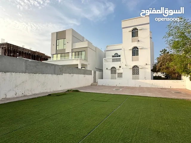 400 m2 More than 6 bedrooms Villa for Sale in Muscat Madinat As Sultan Qaboos