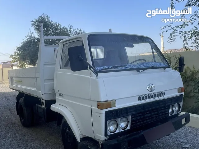 نكال / قلاب تويوتا موديل 1983
