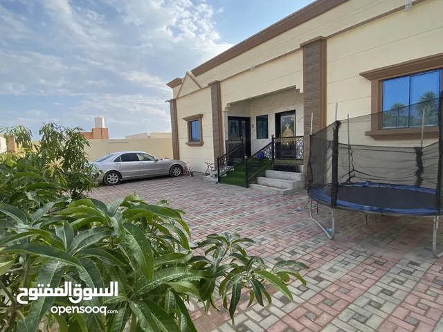 250 m2 More than 6 bedrooms Townhouse for Sale in Al Batinah Shinas