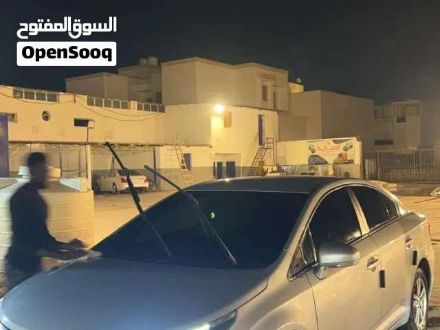 2014 تويوتا افانزيس