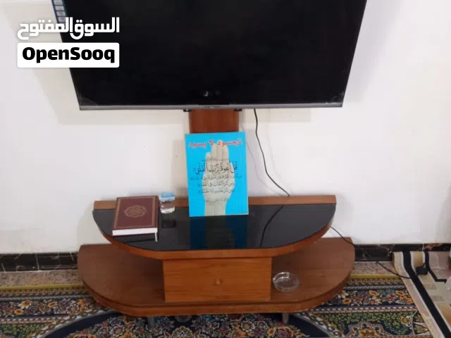 شاشة 43 جديده وحلوه ما بيه أي عطل