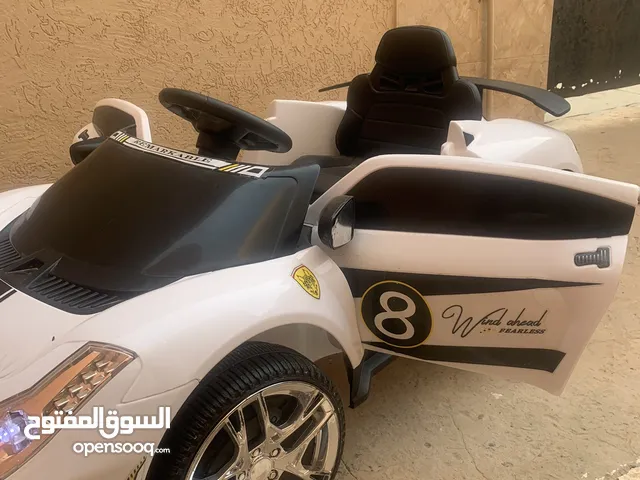 لعبة سيارة أطفال بالشحن