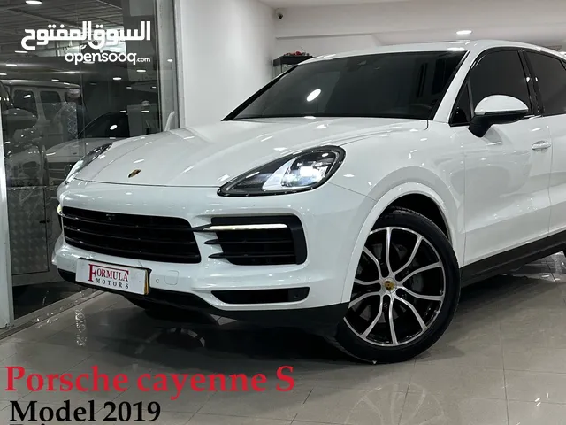 Porsche Cayenne 2019 in Muscat