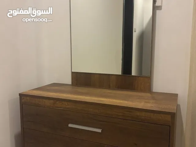 غرفه نوم بحاله جيده استعمال سته اشهر بيع بداعي السفر