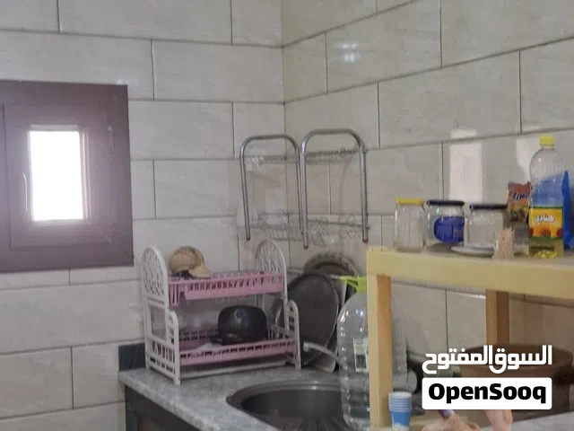 استراحة للبيع فى وادي الربيع القيو مساحة الأرض 350 متر  والاستراحة ملقوف فى حدود 50 متر